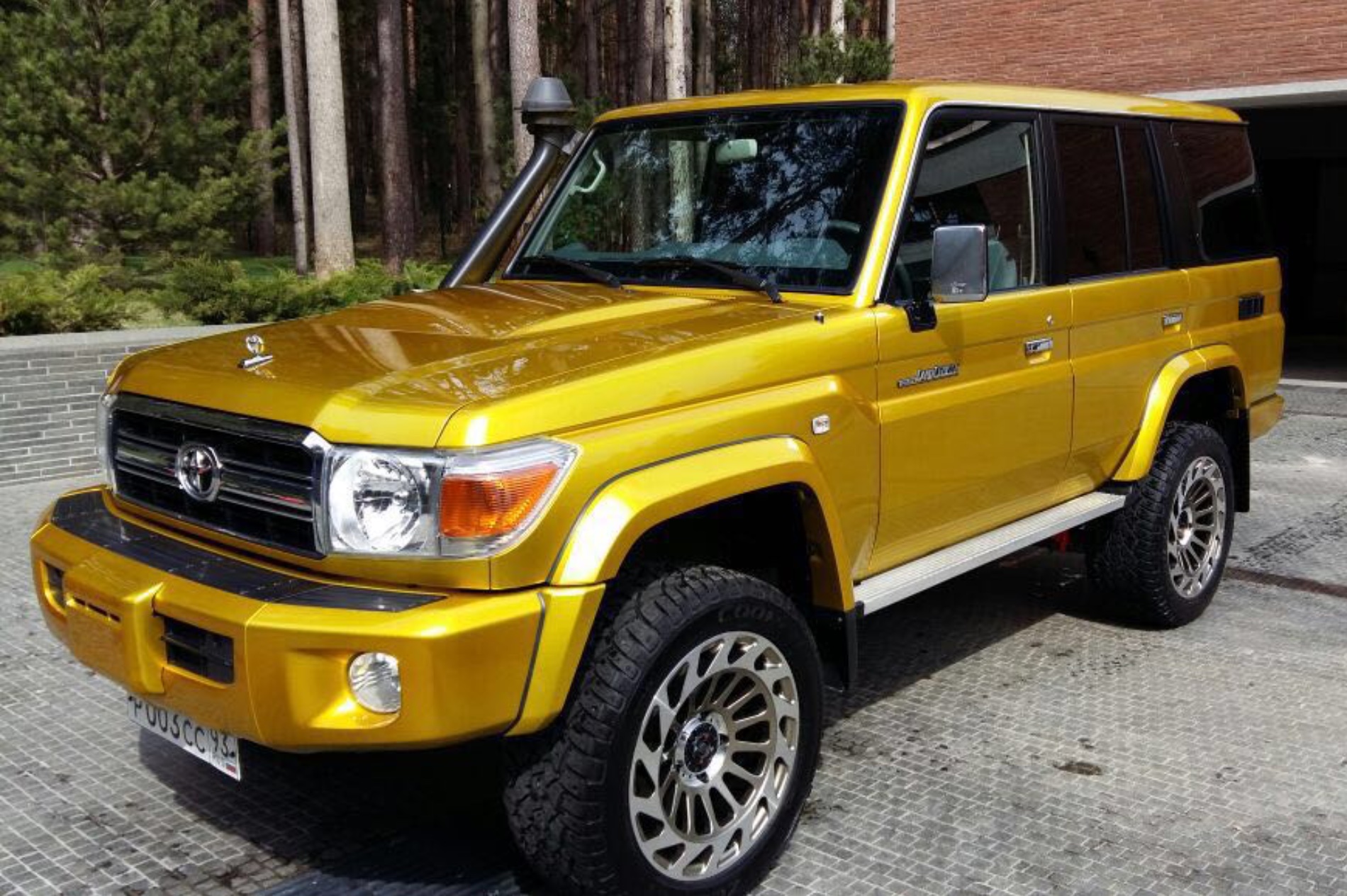 Toyota Land Cruiser 70