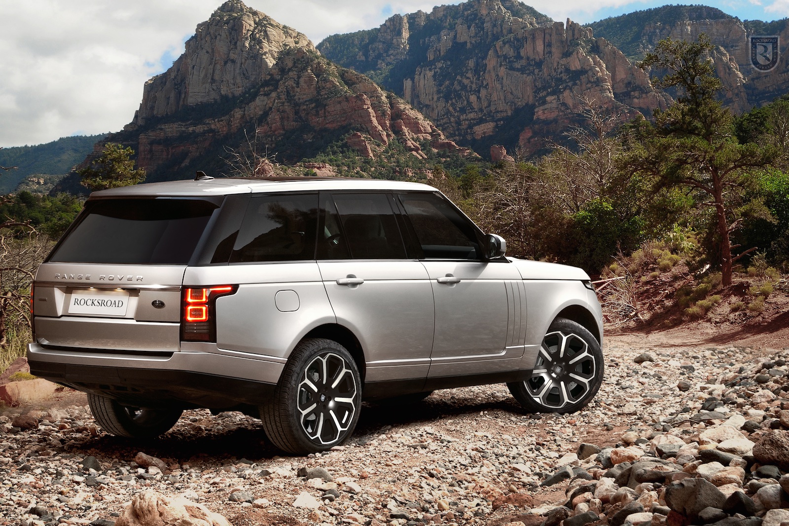 Рендж ровер 2014. Range Rover 2014. Land Rover range Rover 2014 на дисках. Range Rover 2014 диск. Тойота Рендж Ровер 2014.