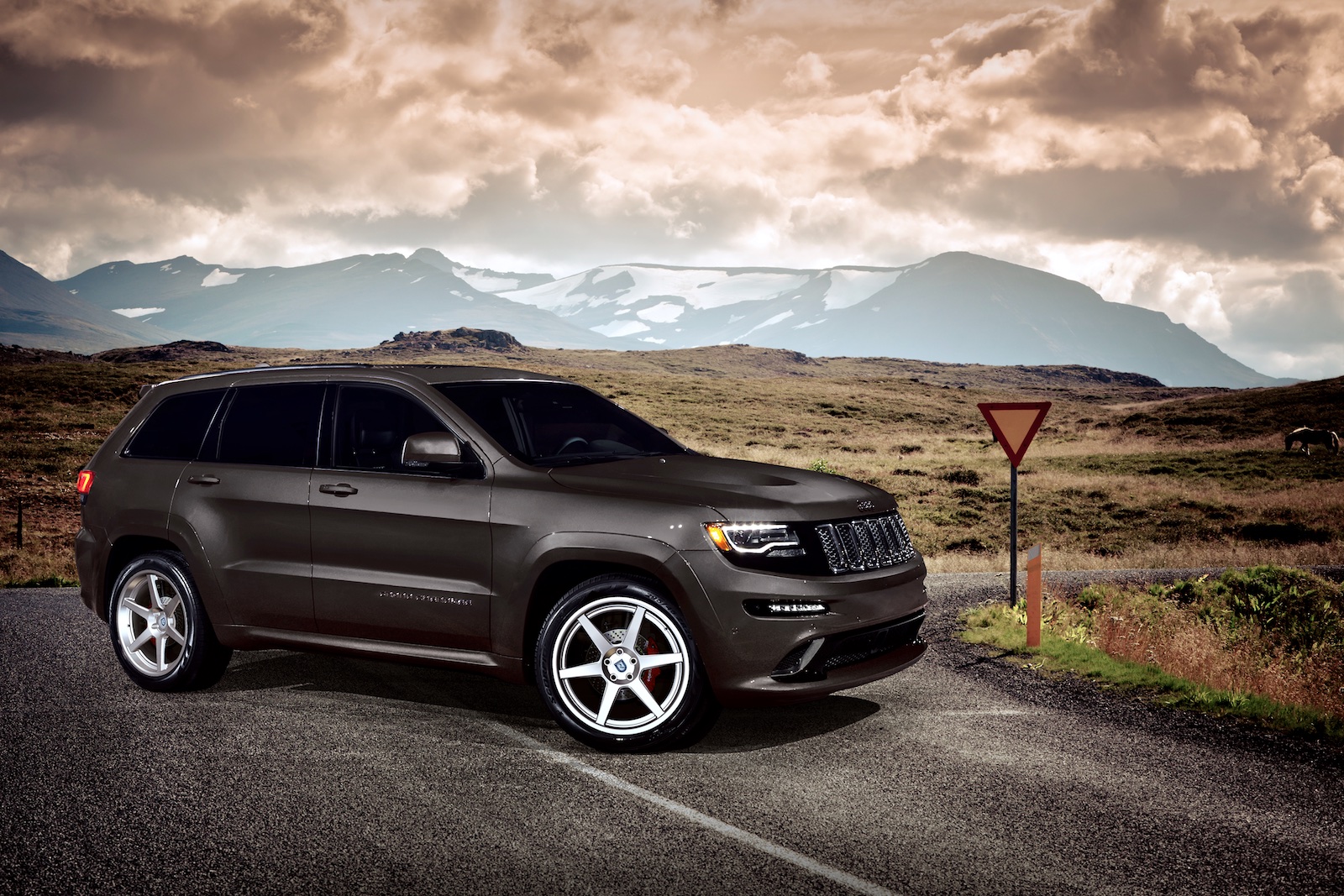 Кованые диски Rocksroad LP6 на Jeep Grand Cherokee SRT