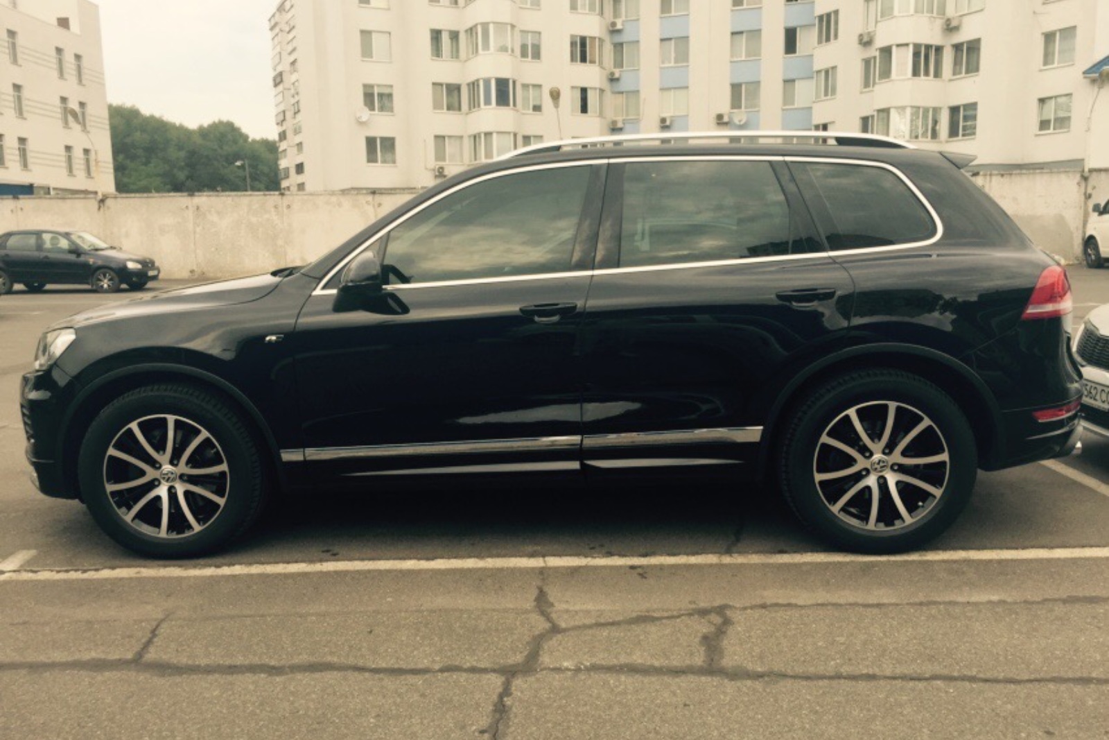 Литье туарег. Touareg NF r20. Диски на VW Touareg NF. Диски 19" на Touareg NF. Туарег НФ на 19 дисках.