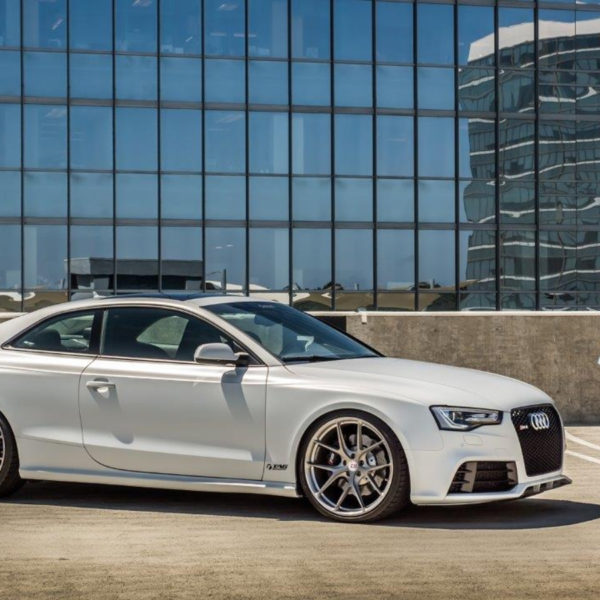 R silver. Audi a3 8p hre r19. Hre p101 серебристые r19 на Джетта 6.